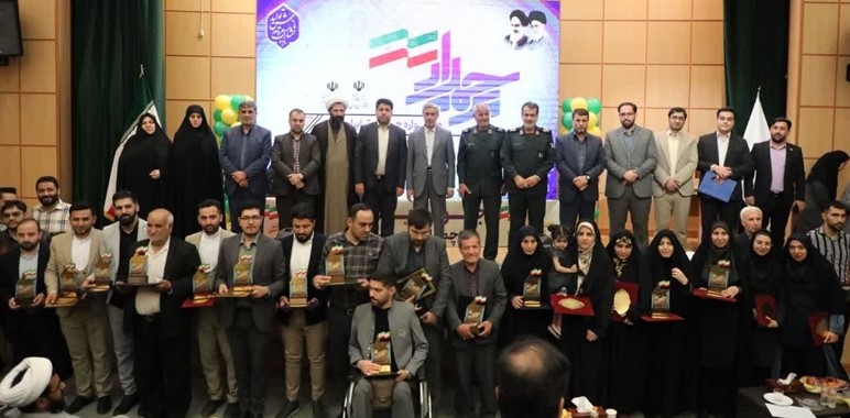 تجليل از جوانان عضو کانون هاي فرهنگي هنري مساجد همدان در جشنواره جوان برتر همدان