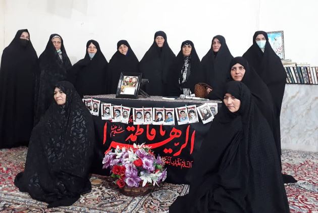 سه‌شنبه‌هاي تکريم در کانون نيايش تويسرکان با تجليل از 12 خواهر شهيد برگزار شد