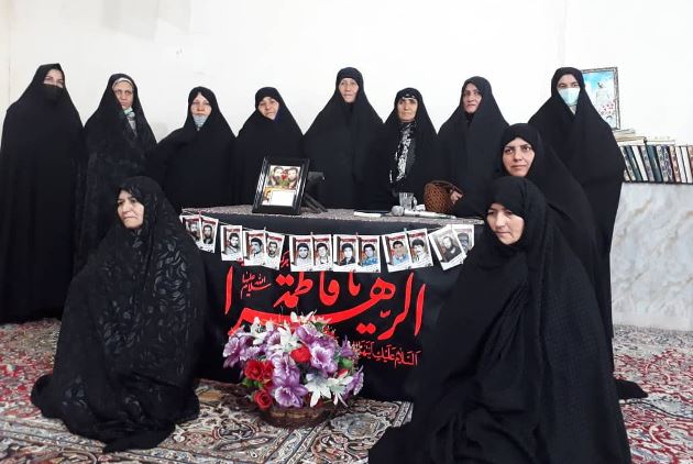 سهشنبههاي تکريم در کانون نيايش تويسرکان با تجليل از 12 خواهر شهيد برگزار شد